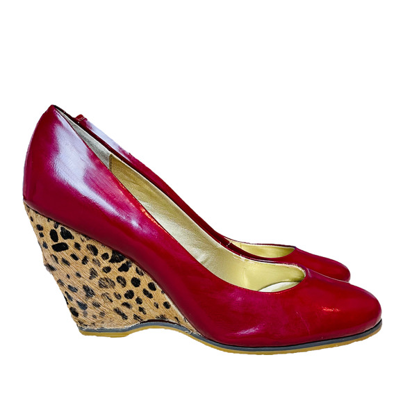 Poetic License Endearing Red Patent Leather Calf Hair Wedge Sz 7.5 - Picture 3 of 10